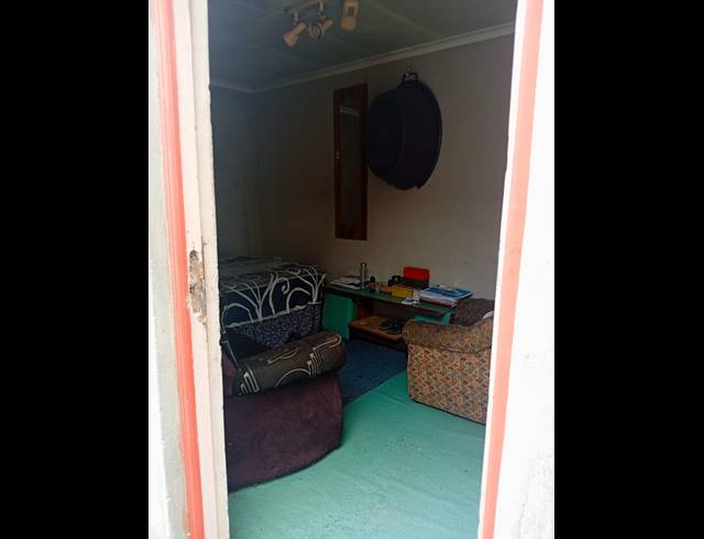 1 BEDROOM FREEHOLD FOR SALE IN MXOLISI PHETANI